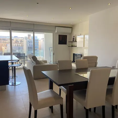St Julians Seafront Apartment