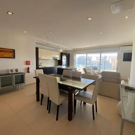St Julians Seafront Apartment *