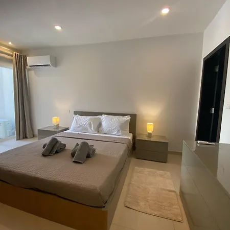 St Julians SEAFRONT Apartment * San Ġiljan